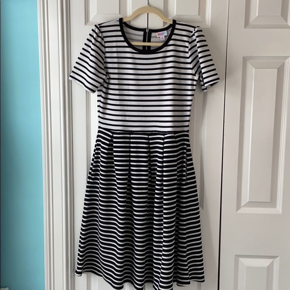 NWOT LuLaRoe Amelia Dress